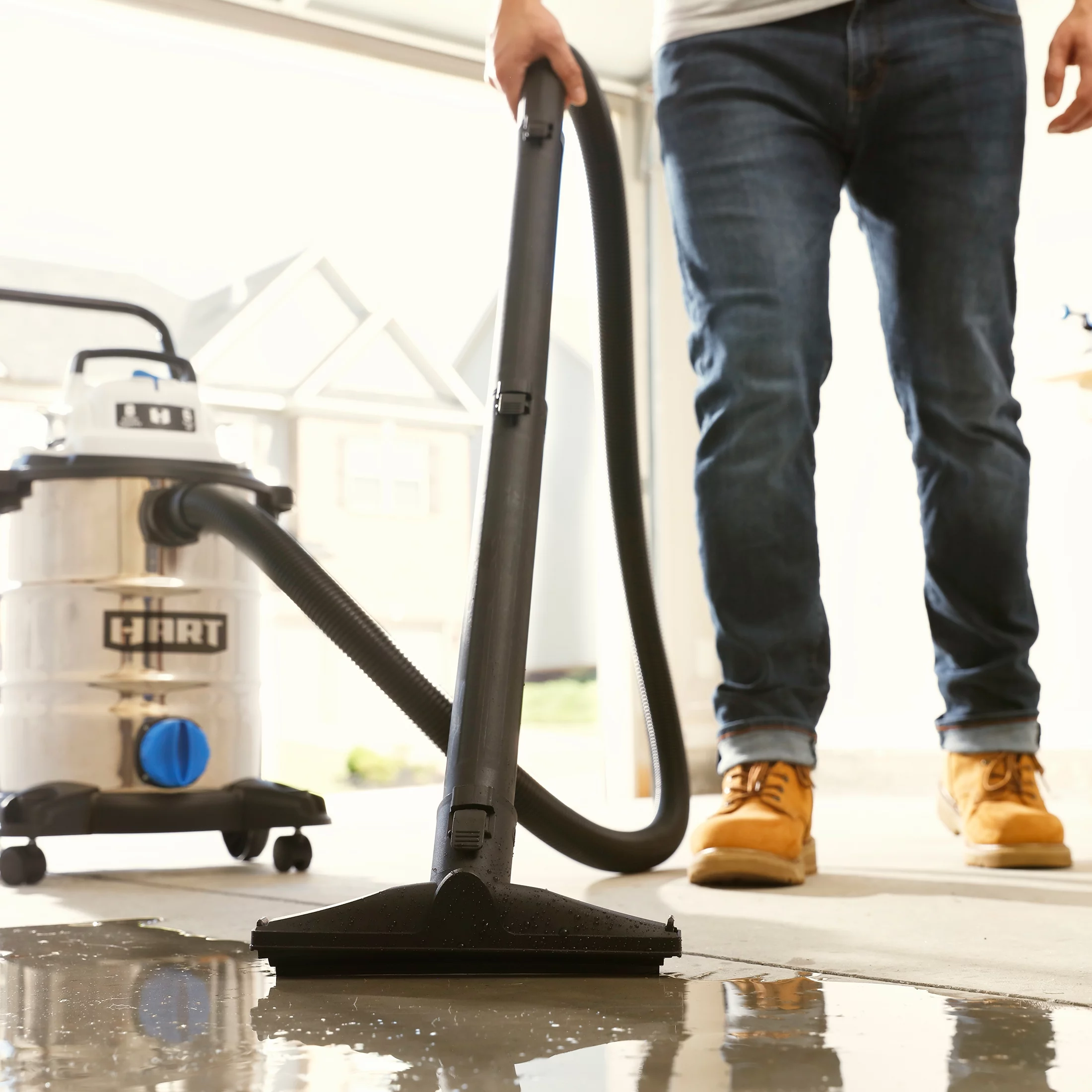 HART 8 Gallon 6 Peak HP Stainless Steel Wet/Dry Vacuum, VOC812SW 3701