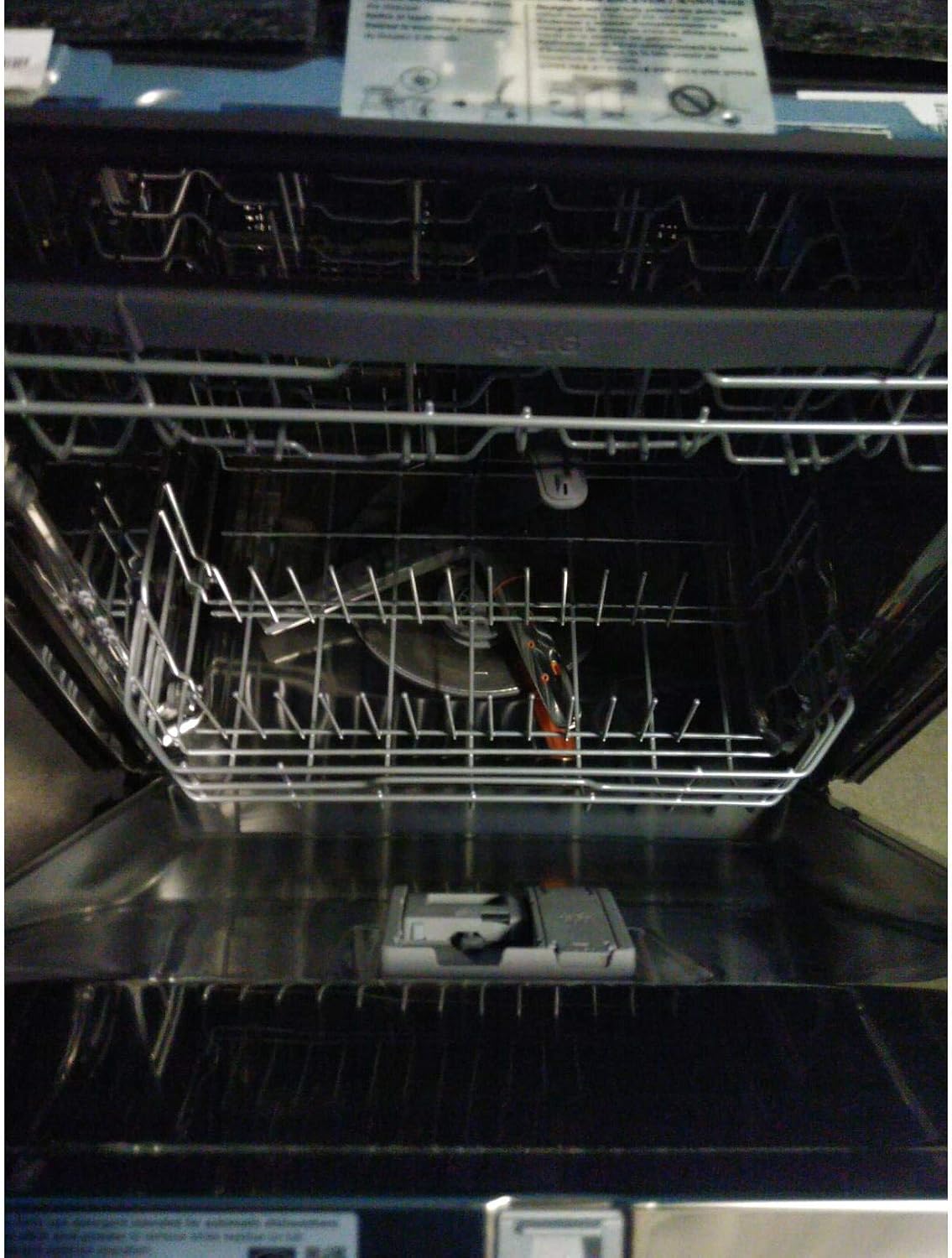 Front Control Dishwasher with QuadWash™ and EasyRack™ Plus