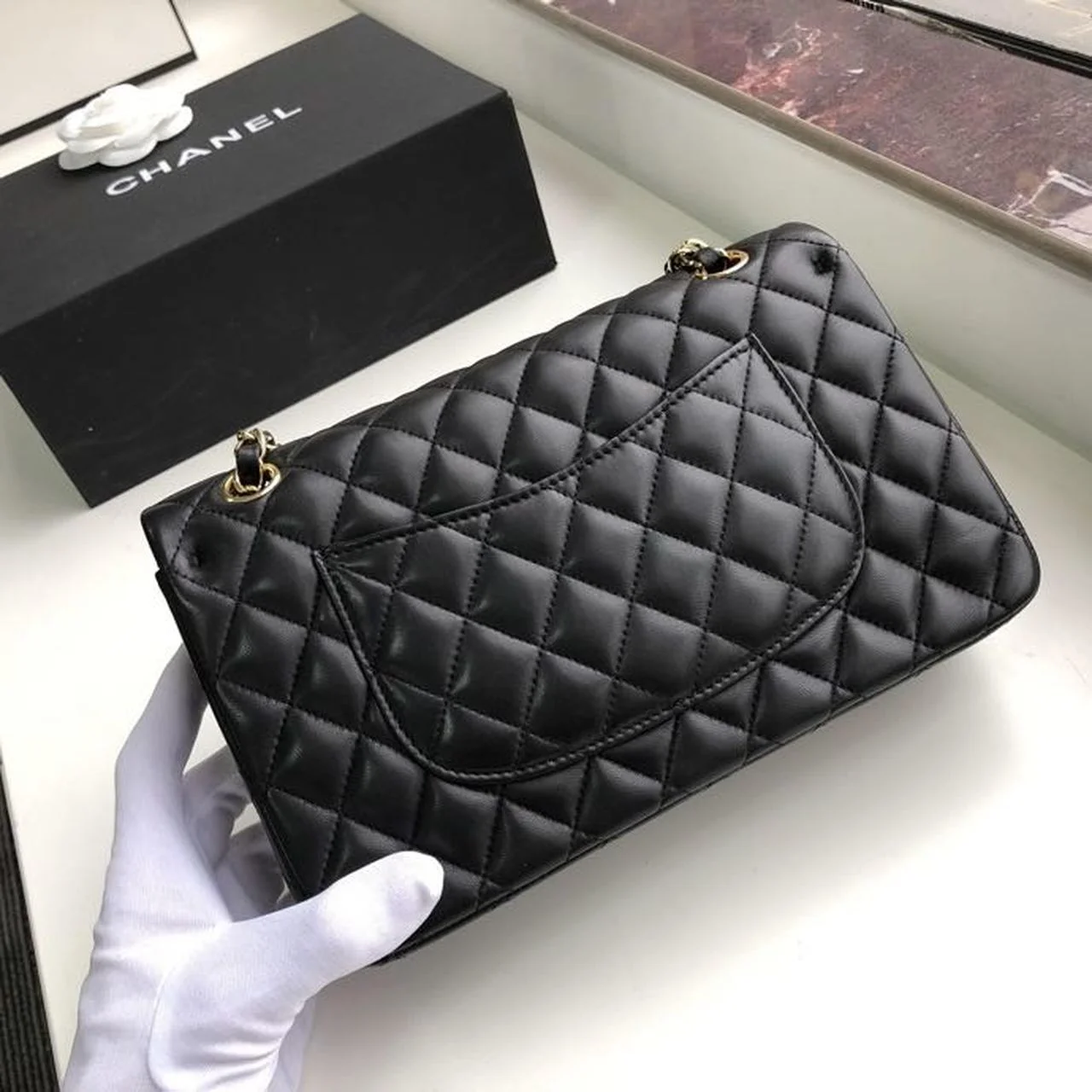 Chanel Classic Handbag Gold Toned Hardware BlackFor Women, Women&rsquo;s Bags, Shoulder And Crossbody Bags 10.2in/26cm A01112
