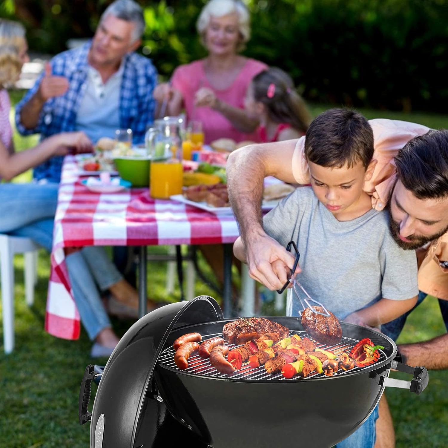 CUSIMAX Charcoal Grill Portable BBQ Grill Kettle 22.5 inch, Outdoor Grills & Smokers for Patio Backyard Barbecue Camping, Black
