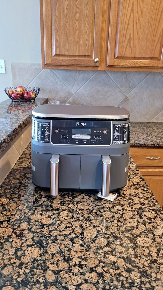 Brand New - Ninja AF300UK Air Fryer Dual Zone, 7.6 Litres, Grey