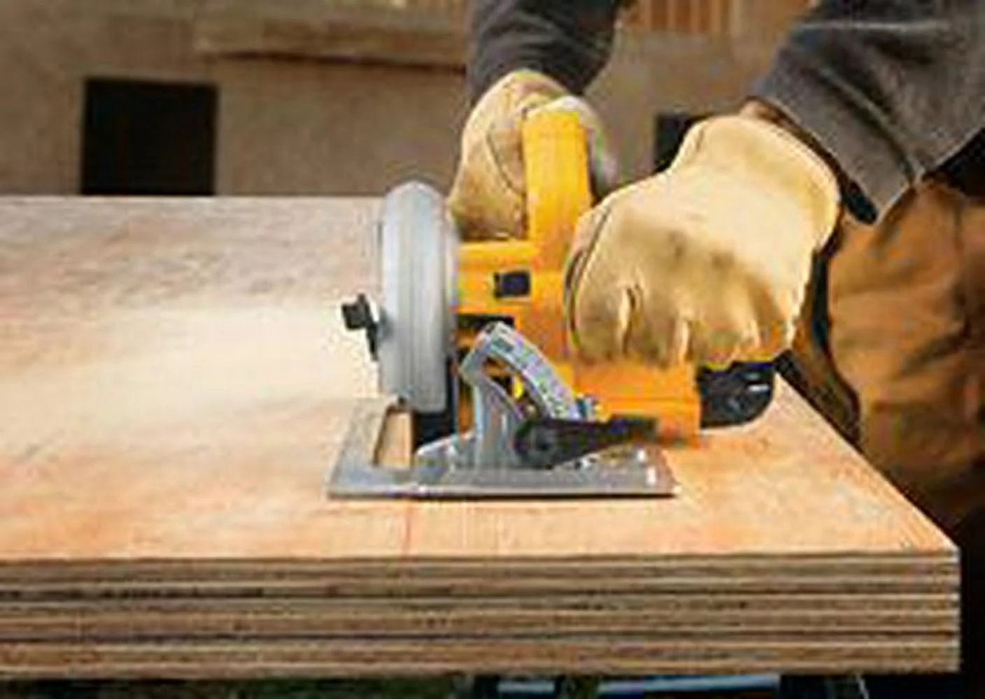 DeWALT DWE575 15A Corded 7-1/4 in. Lightweight Circular Saw