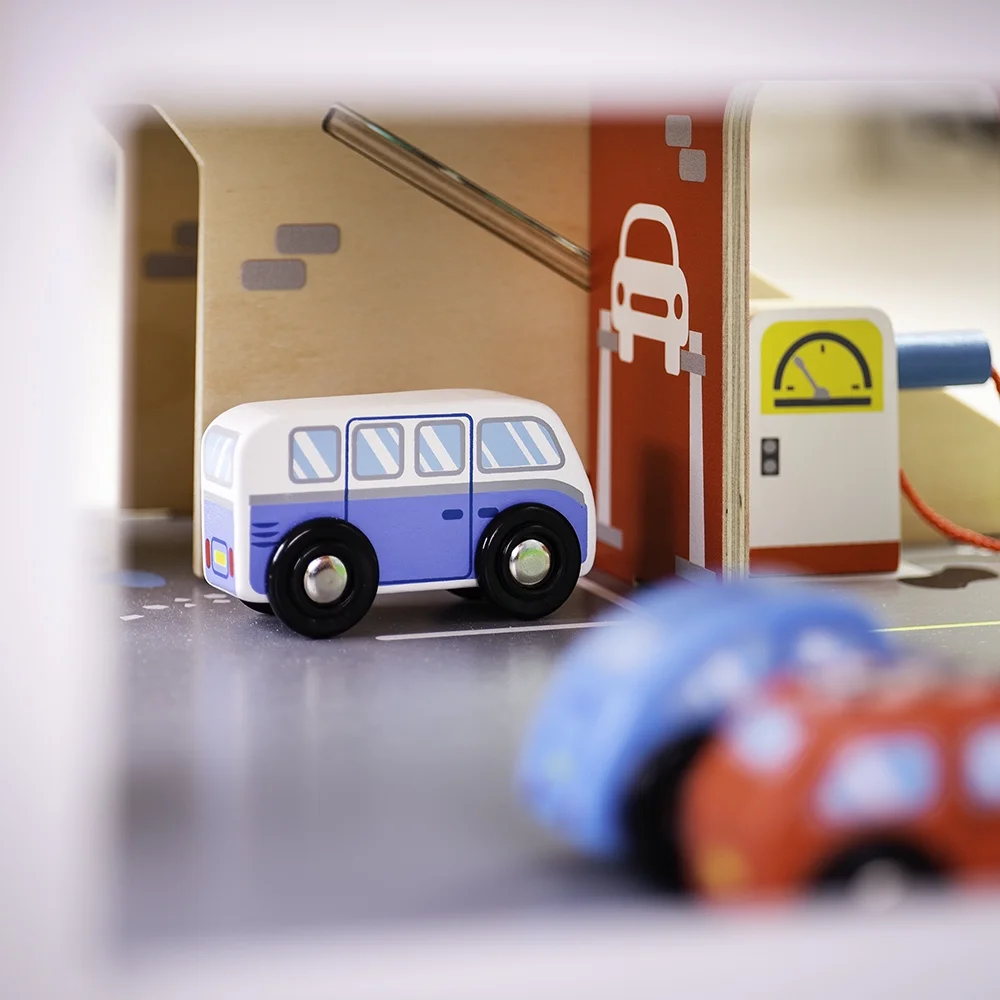 Bigjigs Toys - Park & Play Garage