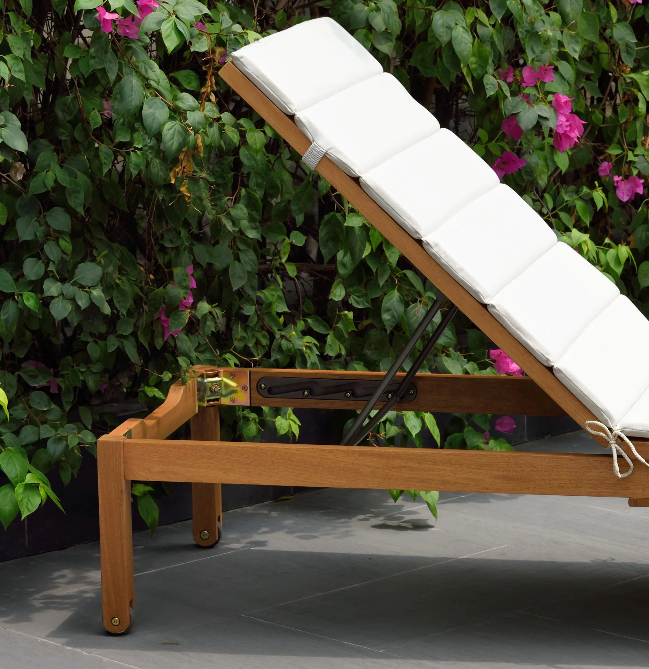 Amazonia Marches Teak Finish Lounge Chair Recliner Outdoor Patio Furniture Adjustable, White