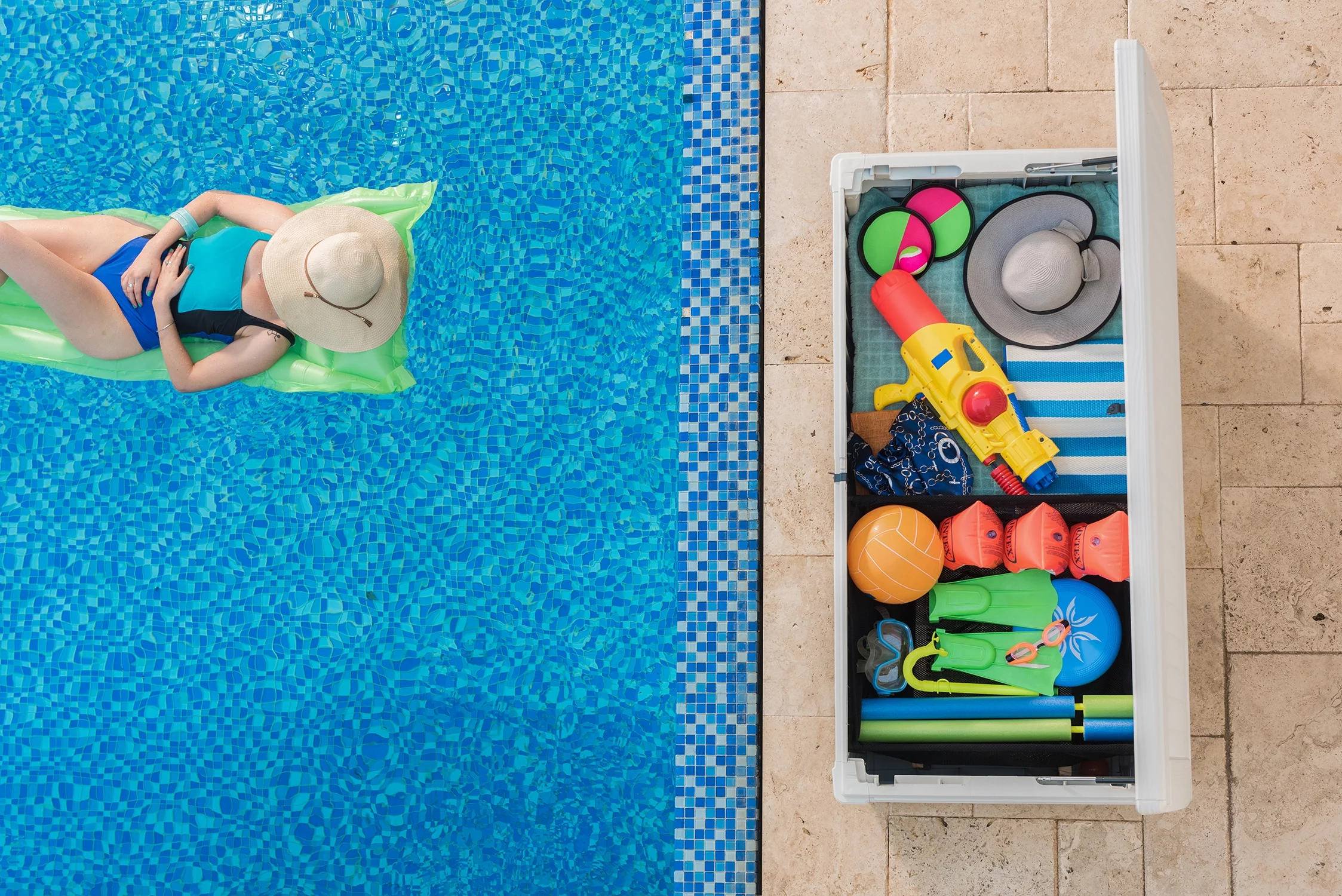 Keter Sumatra 135 Gallon Resin Deck Box with Pool Kit, White