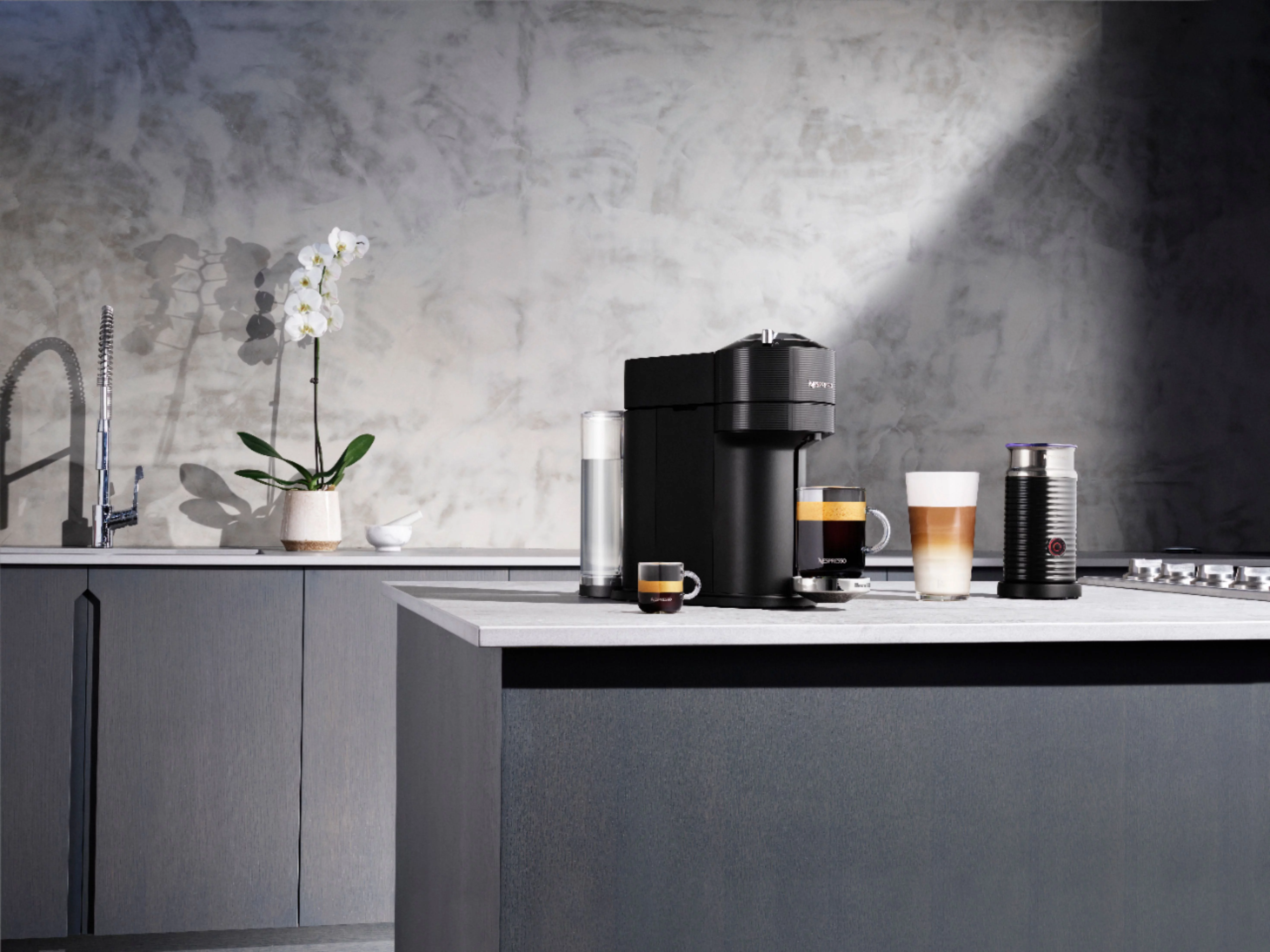 Nespresso Vertuo Next Premium by Breville with Aeroccino3 - Classic Black (BNV560BLK1BUC1 )