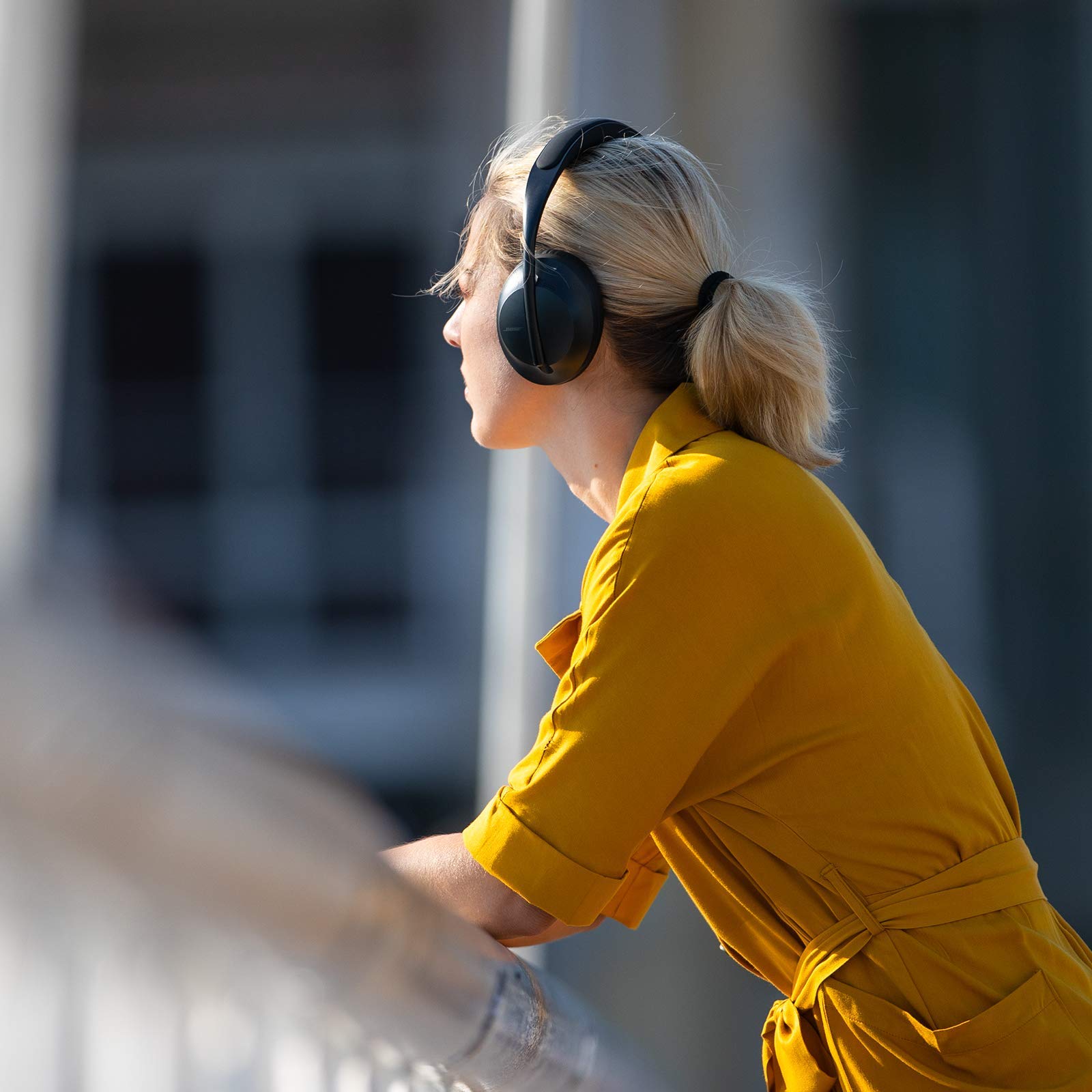 Bose Noise Cancelling Headphones 700 &mdash; Over Ear, Wireless Bluetooth Headphones with Built-In Microphone for Clear Calls & Alexa Voice Control