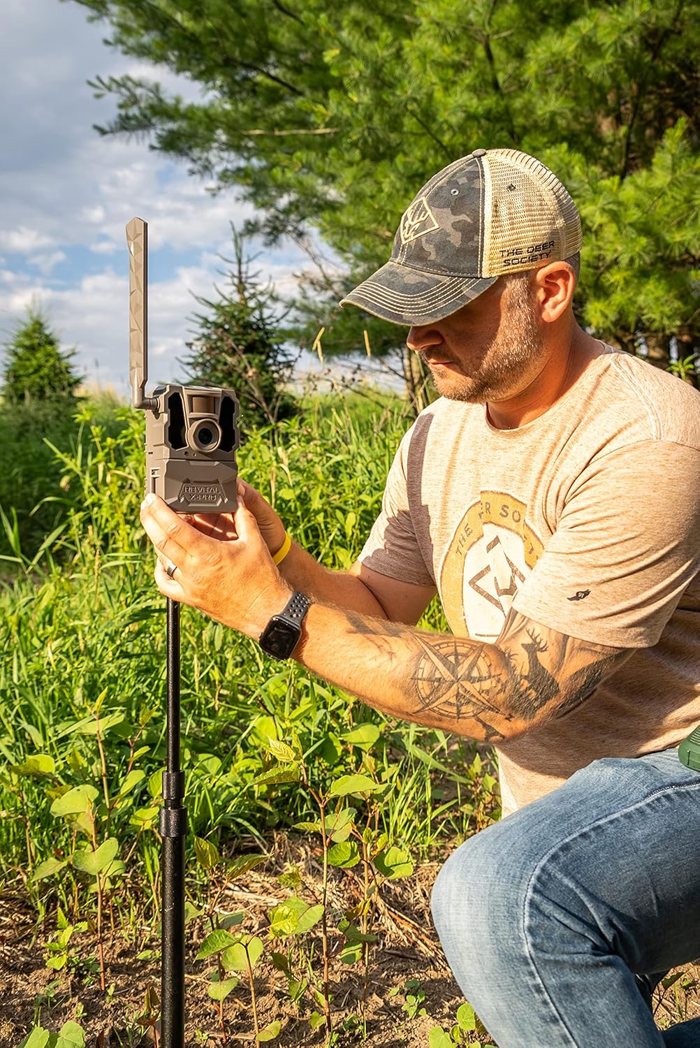 TACTACAM Reveal X PRO Cellular Trail Camera, Verizon and AT&T, NO Glow, Integrated GPS Tracking, Built in LCD Screen