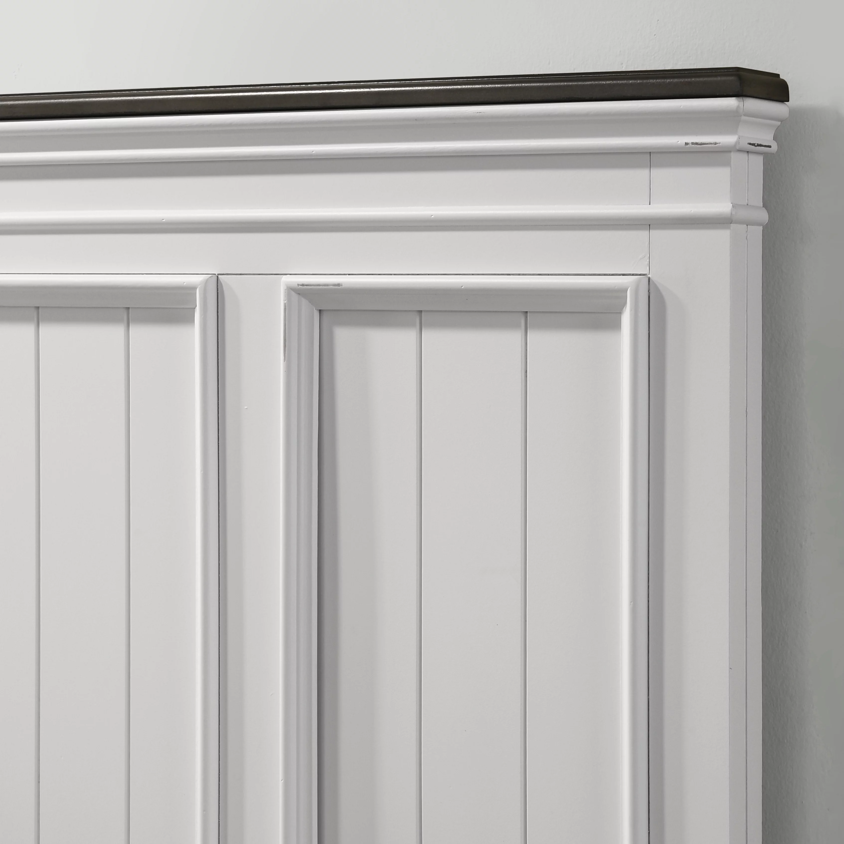 Roundhill Clelane Weathered White and Gray Finished 6-Piece Bedroom Set, Shiplap Panel Queen
