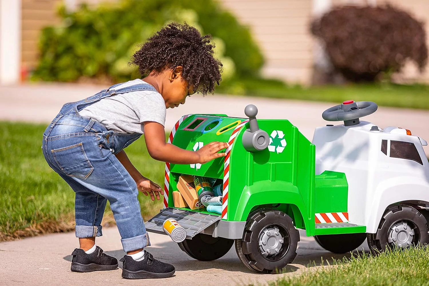 Kid Trax Real Rigs Toddler Recycling Truck Interactive Ride On Toy, Kids Ages 1.5-4 Years, 6 Volt Battery and Charger, Sound Effects