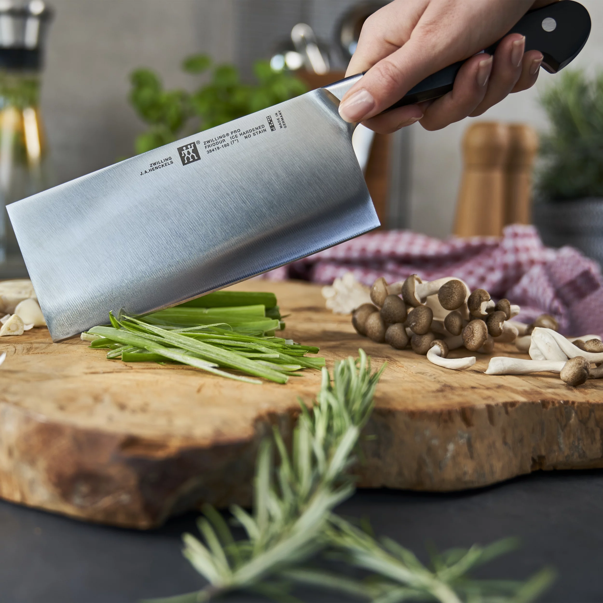 ZWILLING Pro 7" Chinese Chef's Knife/Vegetable Cleaver