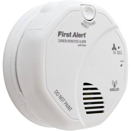 First Alert BRK CO511B Carbon Monoxide (CO) Detector Wireless Interconnected with Voice and Location, Battery-Operated Carbon Mo