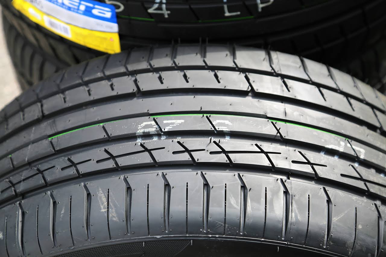Accelera Iota ST68 265/65R17, All Season, Performance tires.