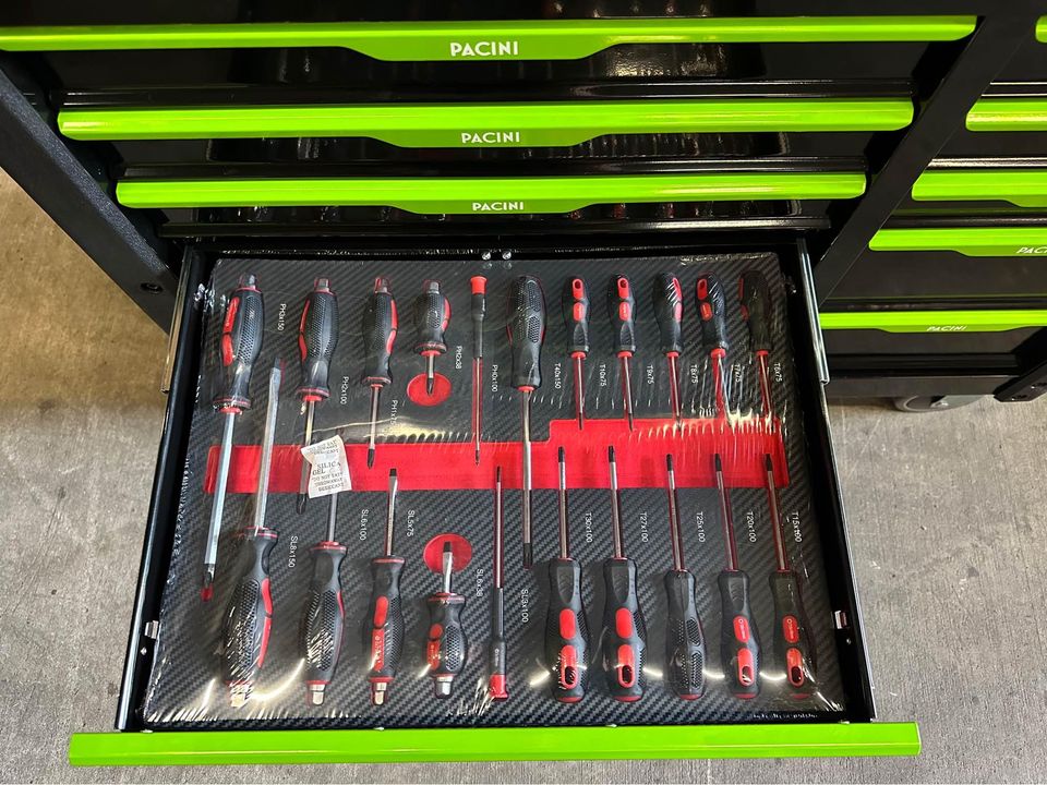 12 DRAWER TOOL BOX COMPLETE WITH 6 DRAWERS OF TOOLS