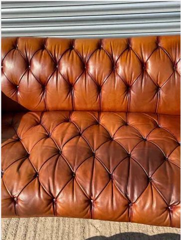 TETRAD OSKAR LEATHER SUITE INCLUDING GRAND SOFA, 2 ARMCHAIRS + FOOTSTOOL