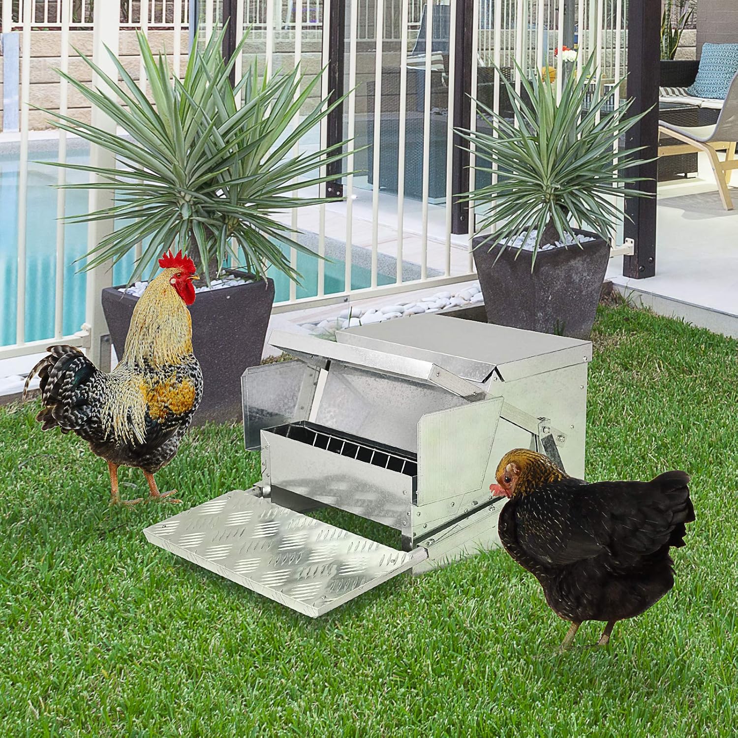 PawHut 30 lbs Capacity Automatic Chicken Poultry Feeder with a Galvanized Steel and Aluminium Build, Weatherproof Design