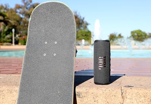 JBL Flip 6 - Portable Bluetooth Speaker, powerful sound and deep bass, IPX7 waterproof, 12 hours of playtime