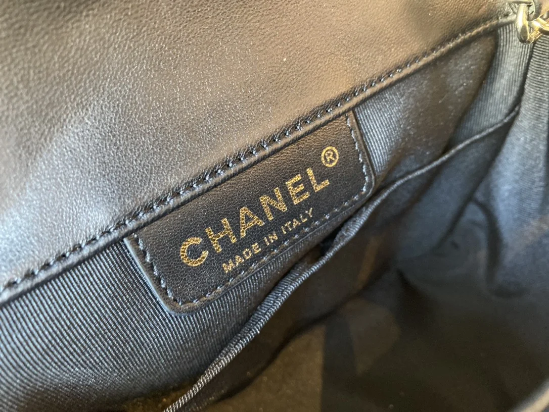 Chanel Small Flap Bag Gold Hardware Black For Women, Women&rsquo;s Handbags, Shoulder Bags 7.5in/19cm AS2232