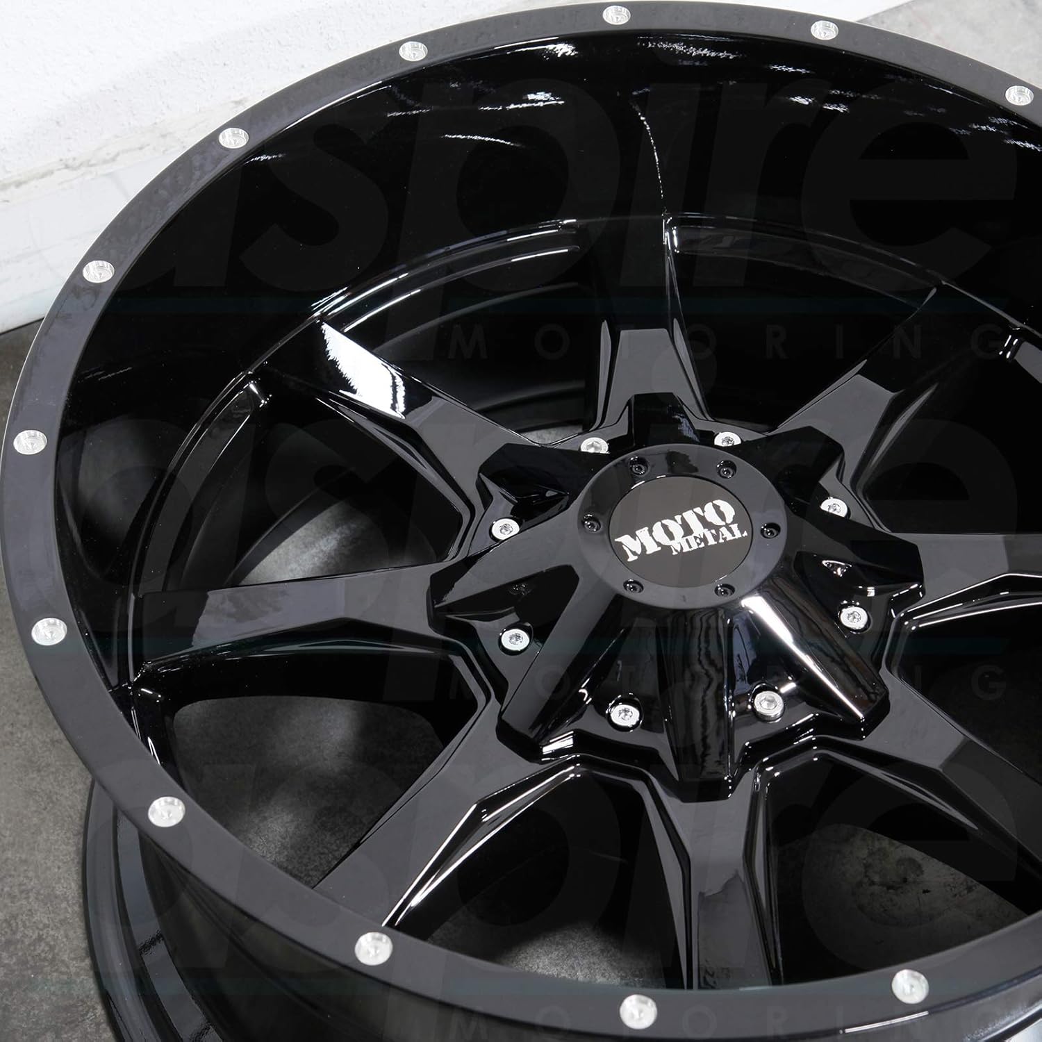 Moto Metal MO970 20x10 6x135/6x5.5" -24mm Gloss Black Wheel Rim 20" Inch