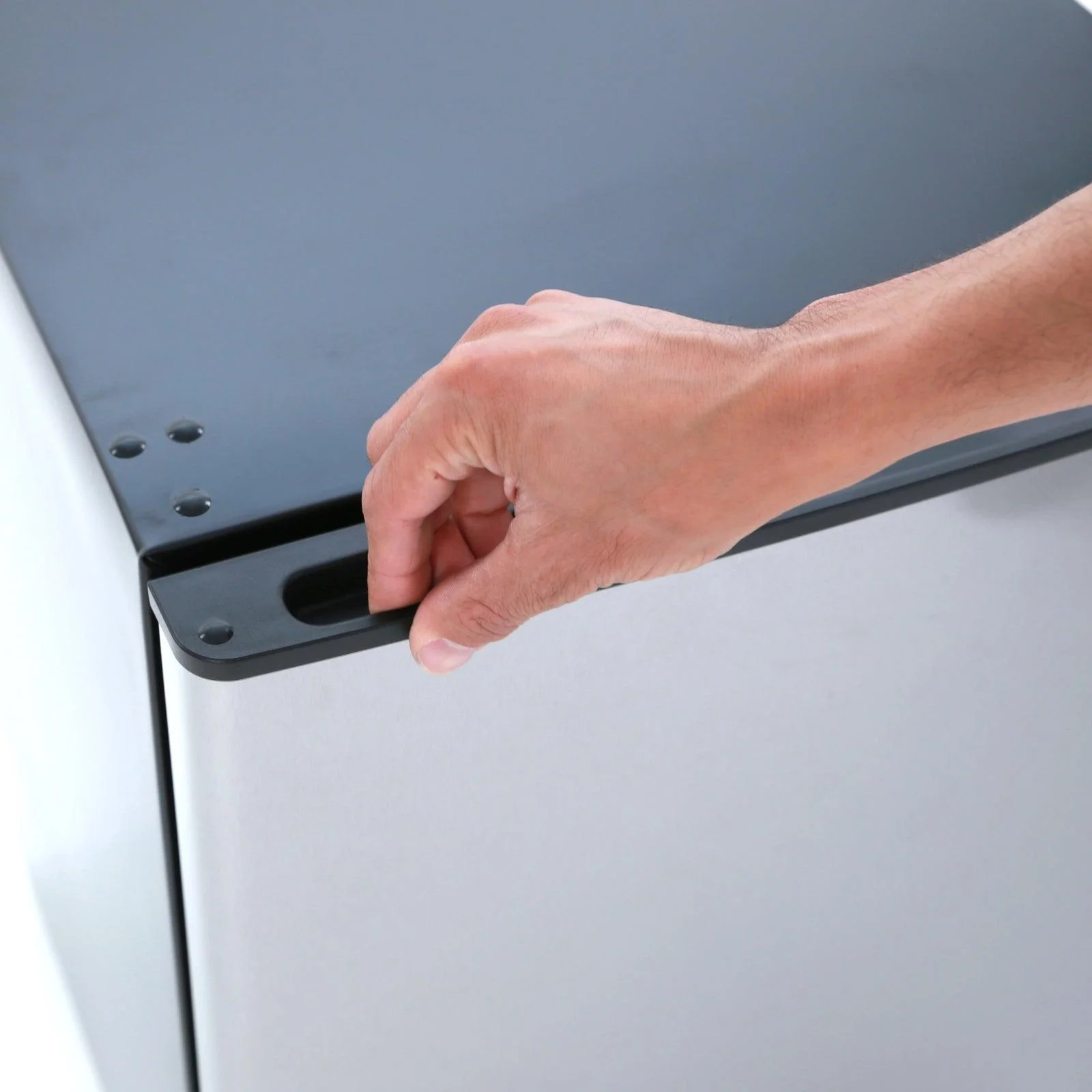 AVANTI AR24T3S  COMPACT REFRIGERATOR Black On Stainless