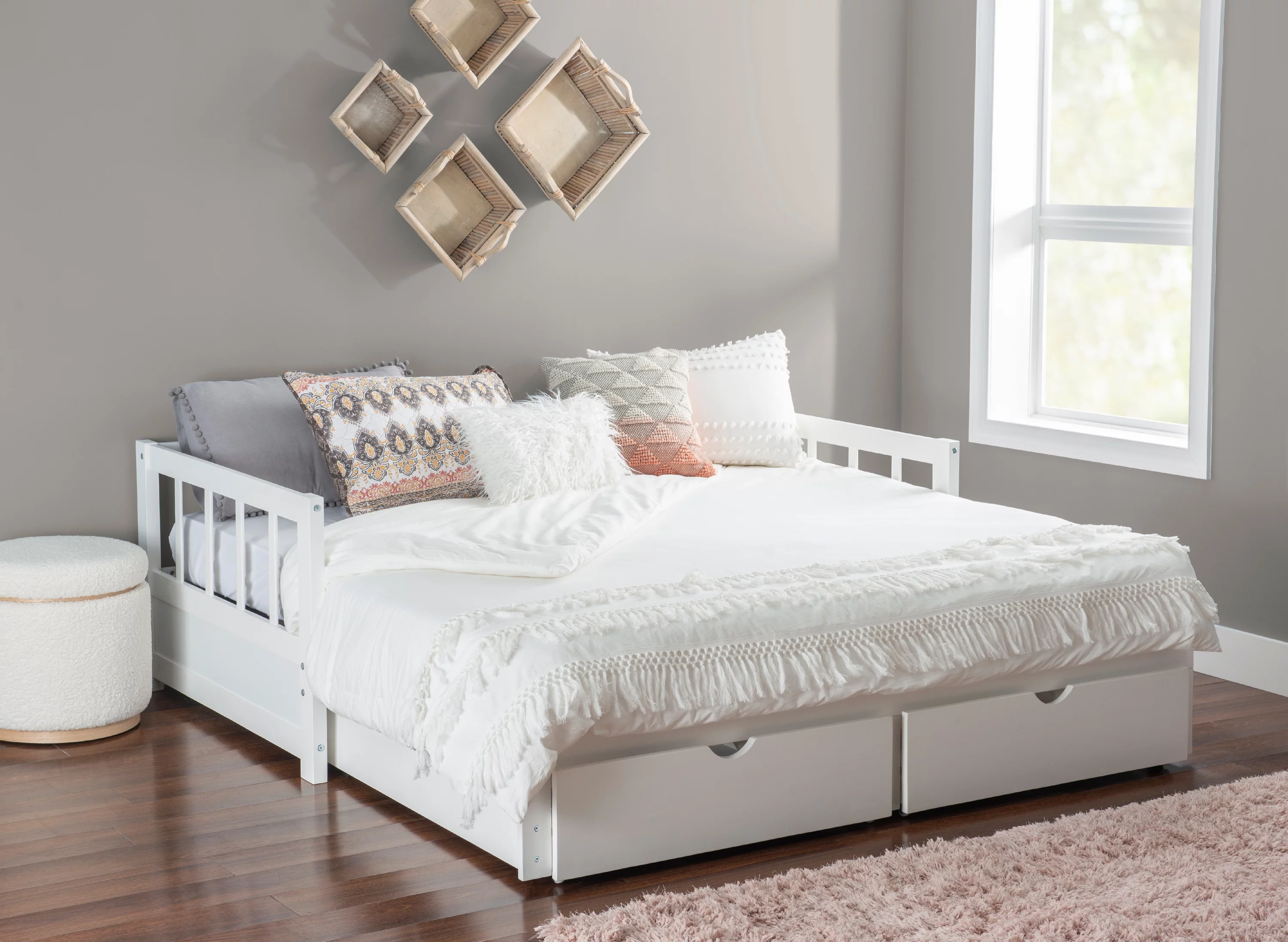 Galewood 2-Drawer Convertible Twin to King Daybed, White