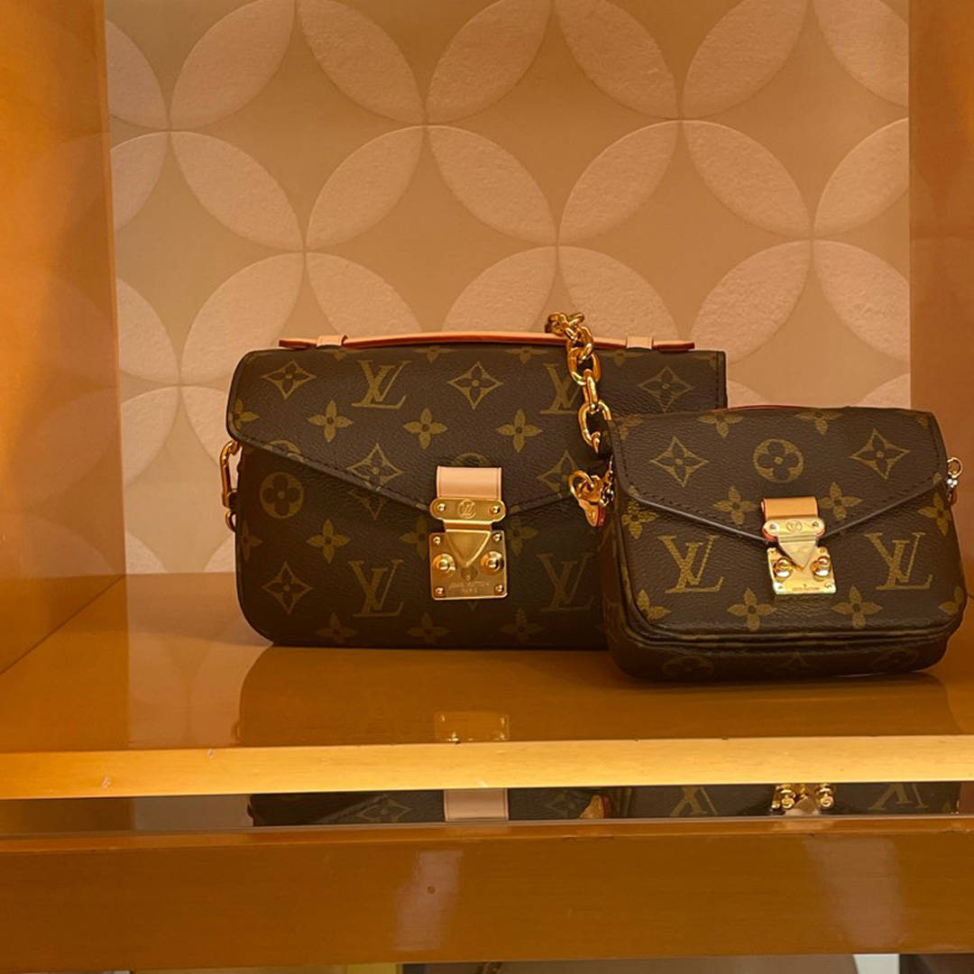 Louis Vuitton M46279 POCHETTE M&eacute;TIS EAST WEST