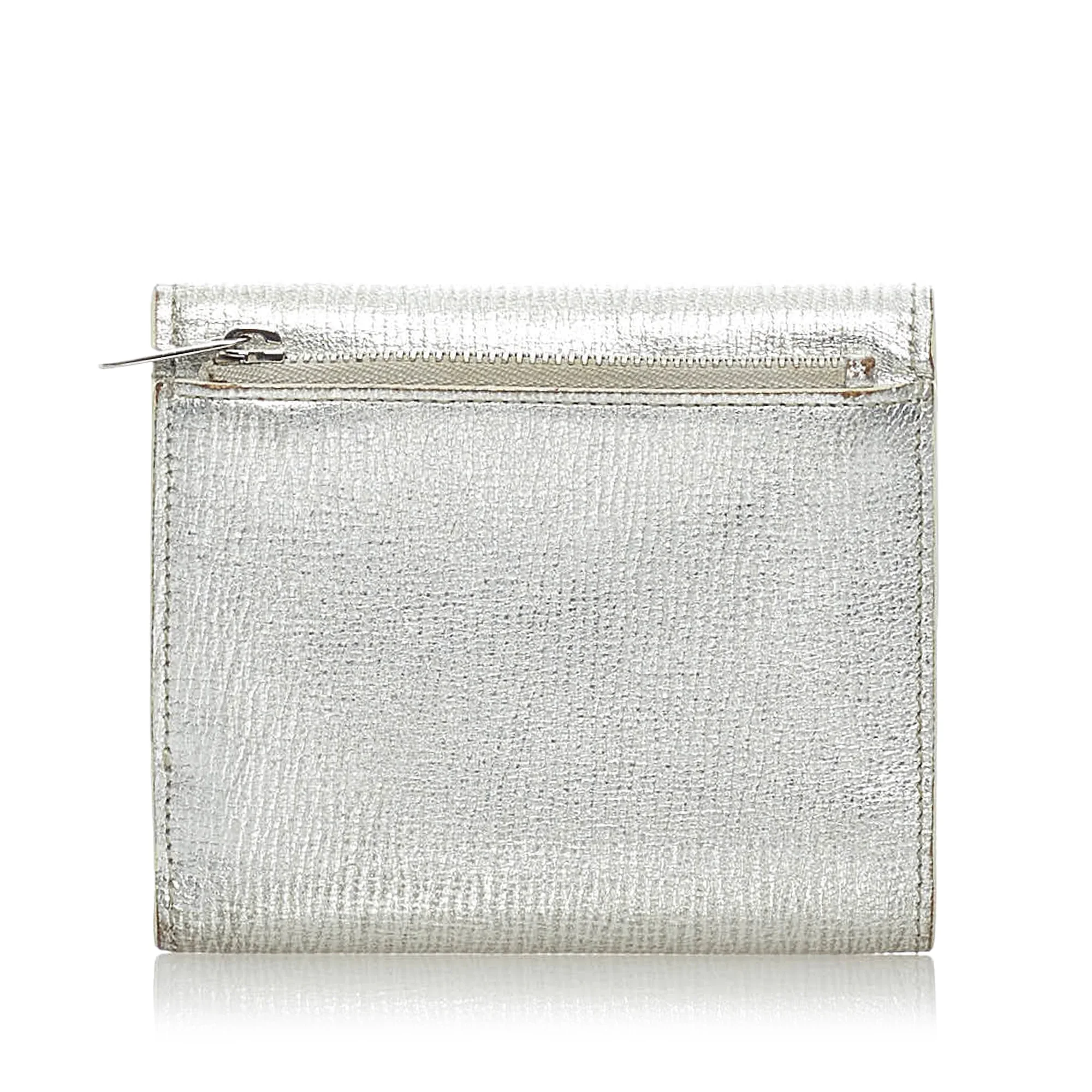 Pre-Owned Authenticated Dior Diorama Small Wallet Calf Leather Silver Small Wallets Women (Good)