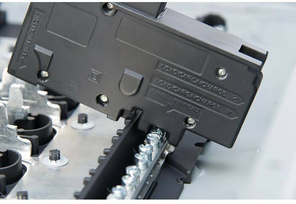 Square D Homeline Qwik-Grip 200A 60-Circuit 30-Space Indoor Main Breaker Plug-On Neutral Load Center HOM3060M200PQCVP