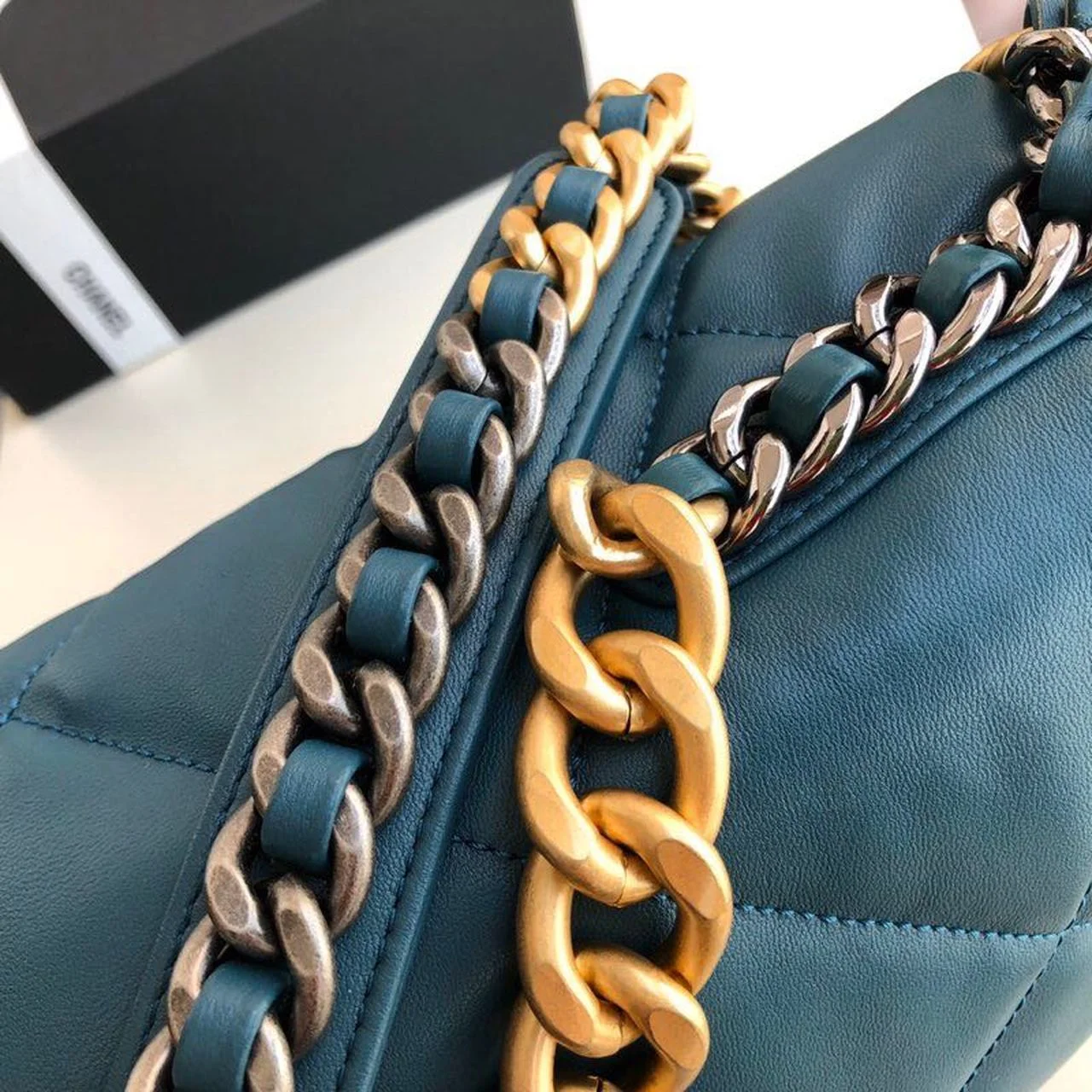 Chanel 19 Maxi Handbag Teal For Women, Women&rsquo;s Bags, Shoulder And Crossbody Bags 14in/36cm AS1162