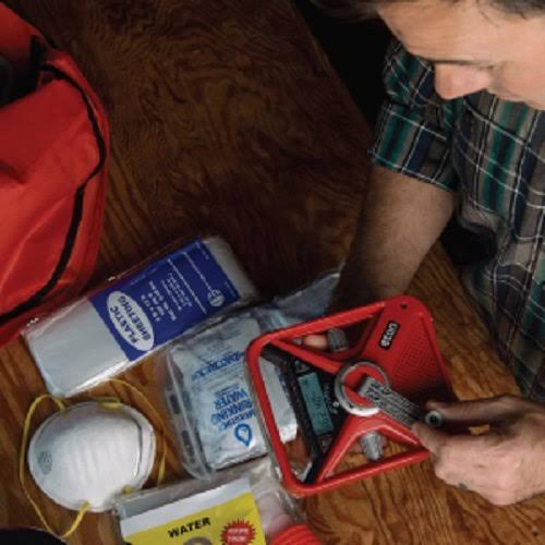 American Red Cross Frx3 Hand Crank NOAA AM/FM Weather Alert Radio with Smartphone Charger
