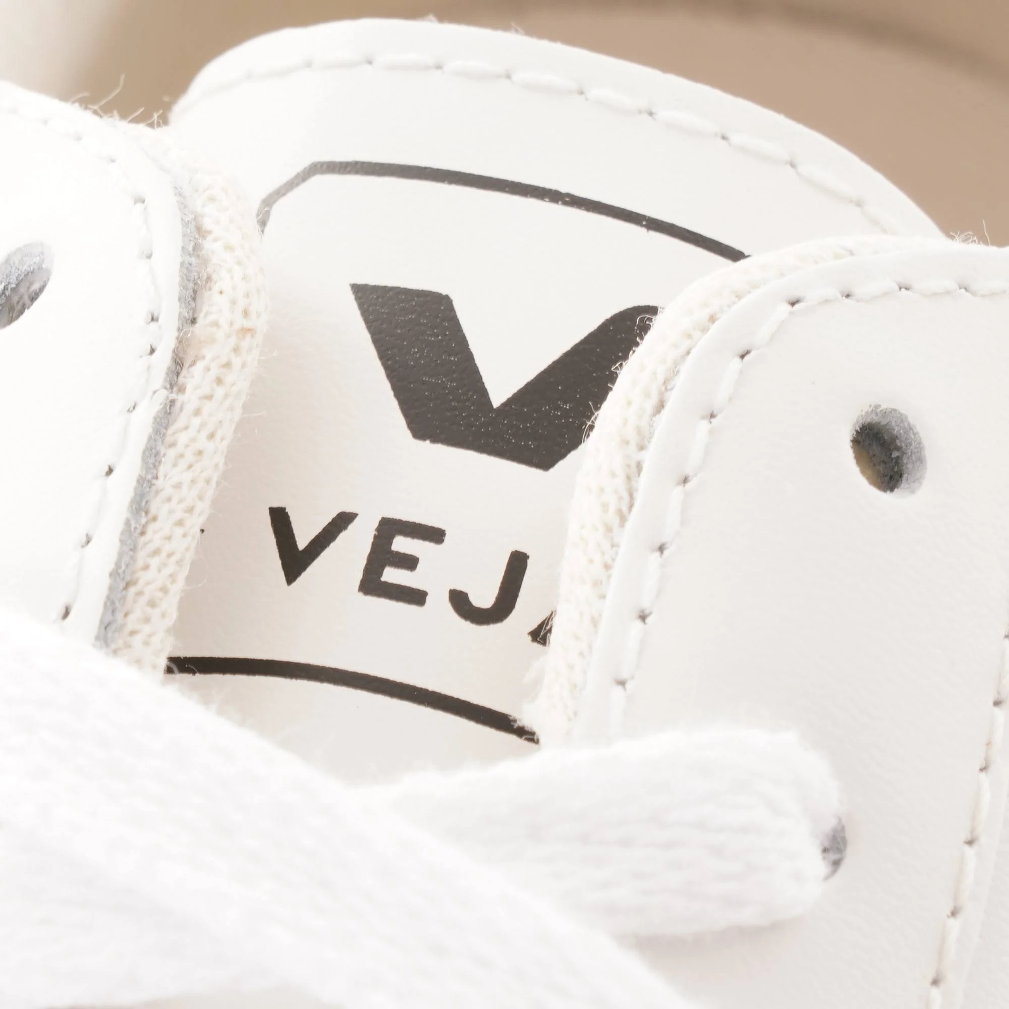 Veja Esplar Leather - Extra White