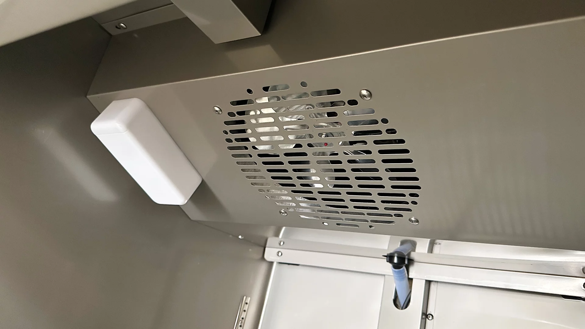 NSF Solid Door Reach-In Freezer 1 Door Freezer C28F