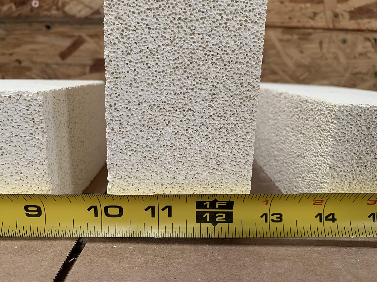 Executive Deals Insulating Fire Brick for Ovens, Kilns, Fireplaces, Forges -8 Piece Full Brick (9" x 4.5" x 2.5") 2300 Degree Fahrenheit/1260 Celsius