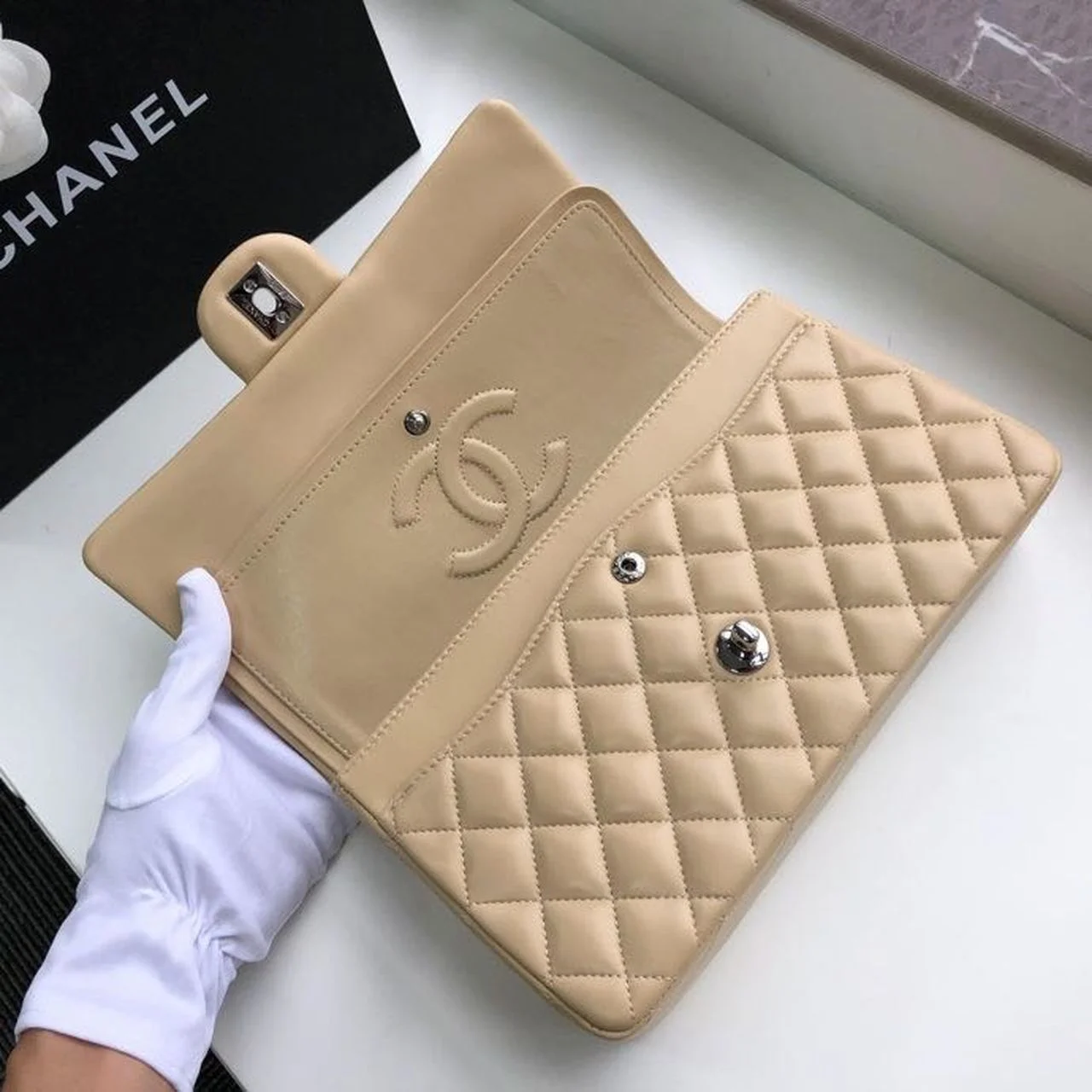 Chanel Classic Handbag Silver Hardware BeigeFor Women, Women&rsquo;s Bags, Shoulder And Crossbody Bags 10.2in/26cm A01112