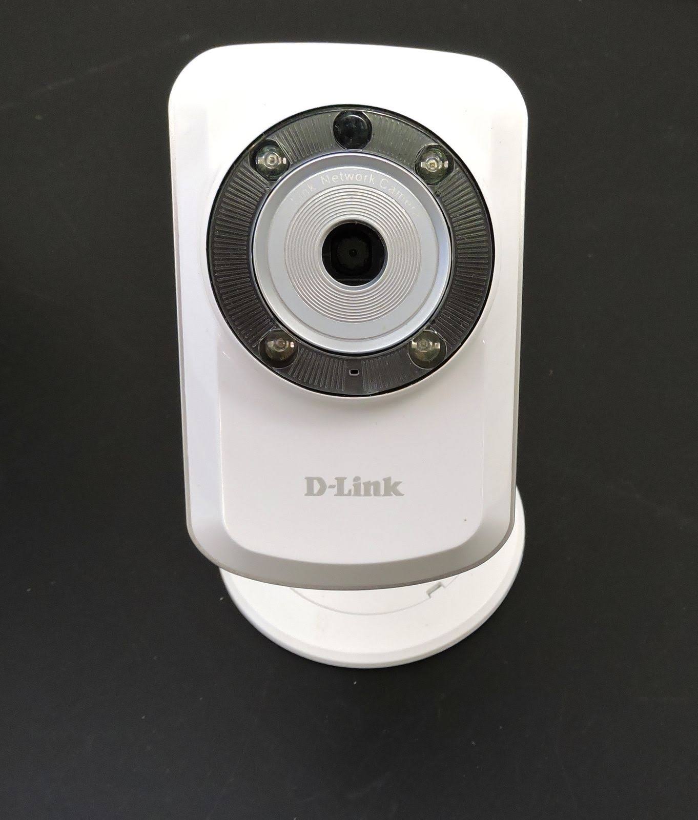 D-Link DCS-933L Day u0026 Night Wi-Fi Camera