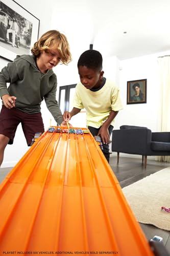 Hot Wheels Toy Car Playset with Lights, Sounds & 6 1:64 Scale Vehicles, Super 6-Lane Raceway, 8-foot Track that Rolls Up for Storage