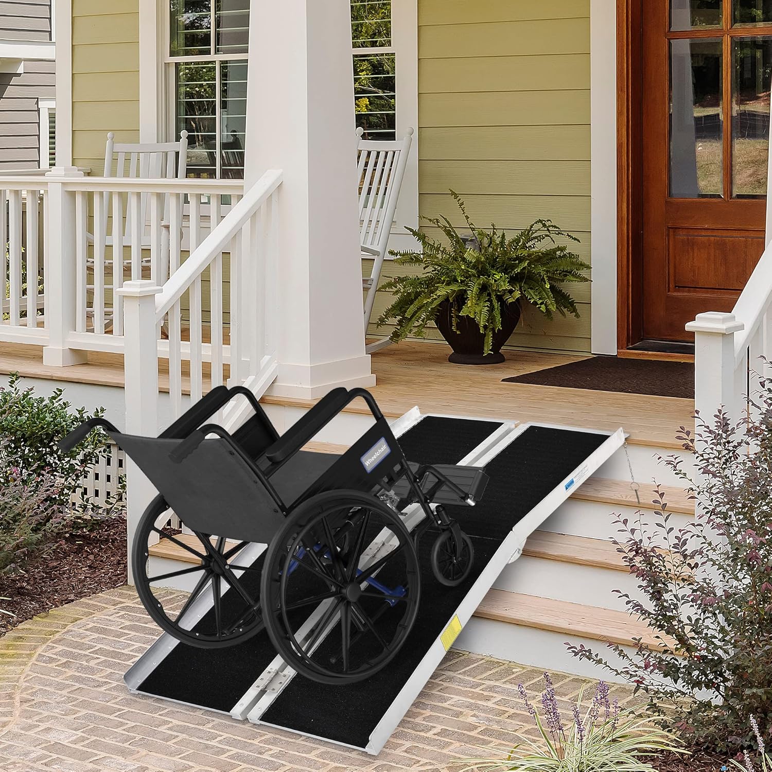HOMCOM Aluminum Portable Skidproof PVC Carpeted Folding Wheelchair Ramp, 4'