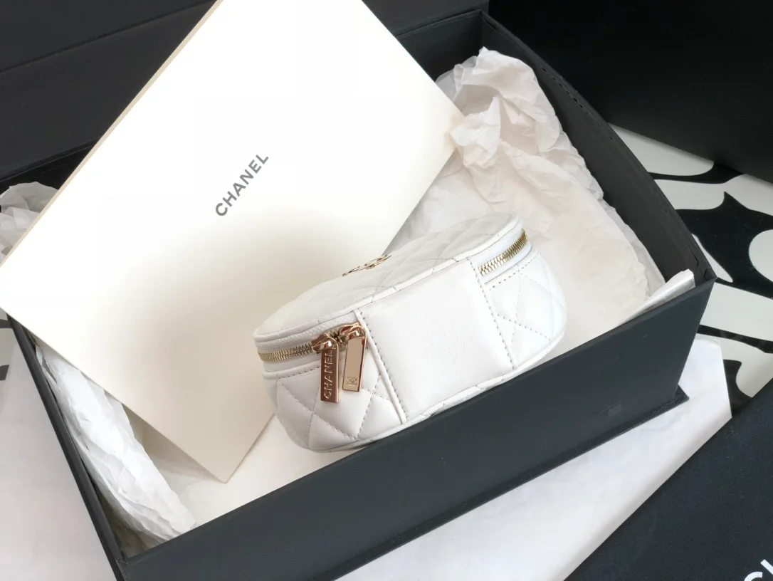 Chanel Vanity Case Shiny Gold White Bag For Women 9.5cm/3.7in