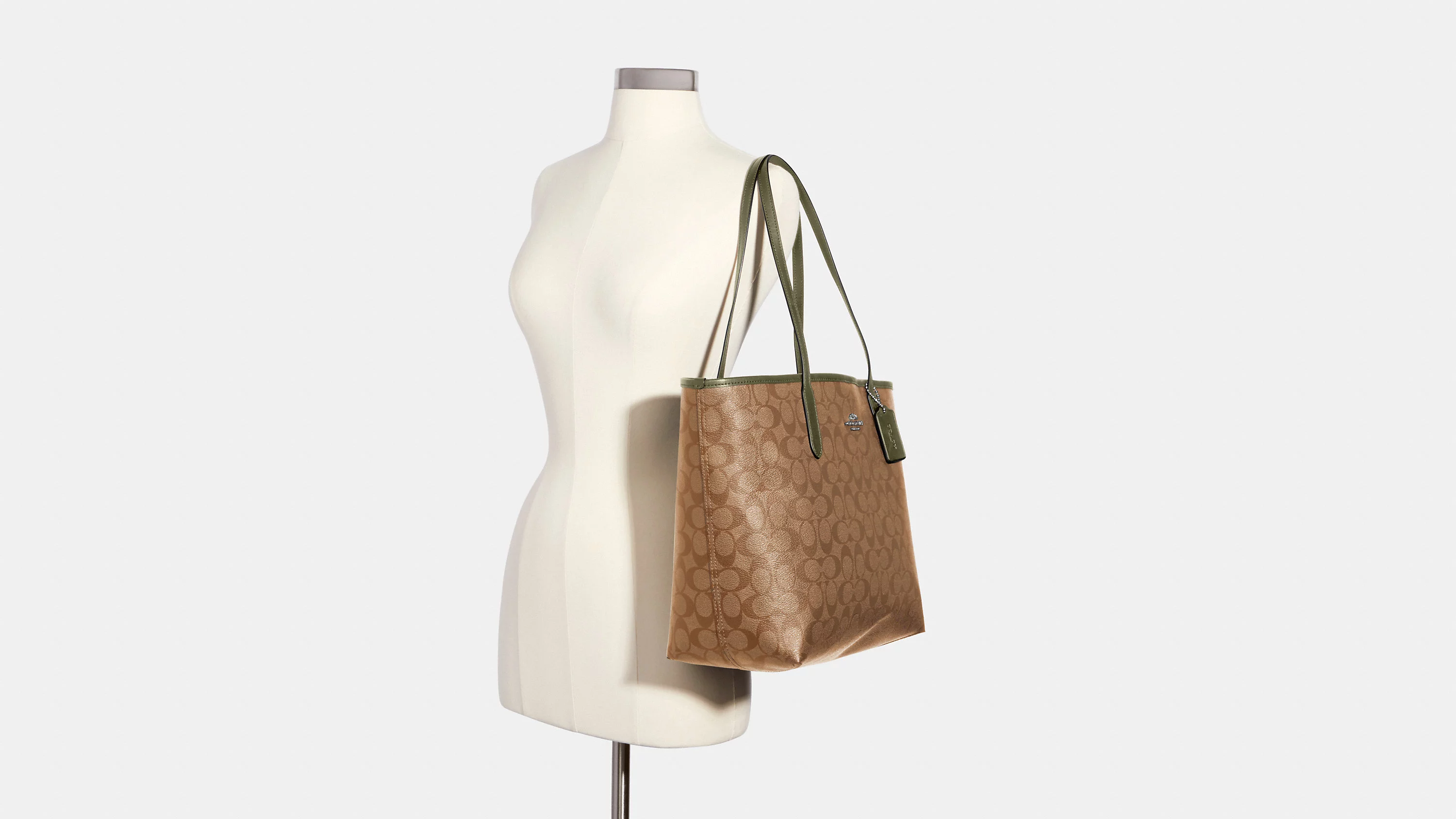 Coach 5696 City Tote In Signature Canvas Khaki/Surplus