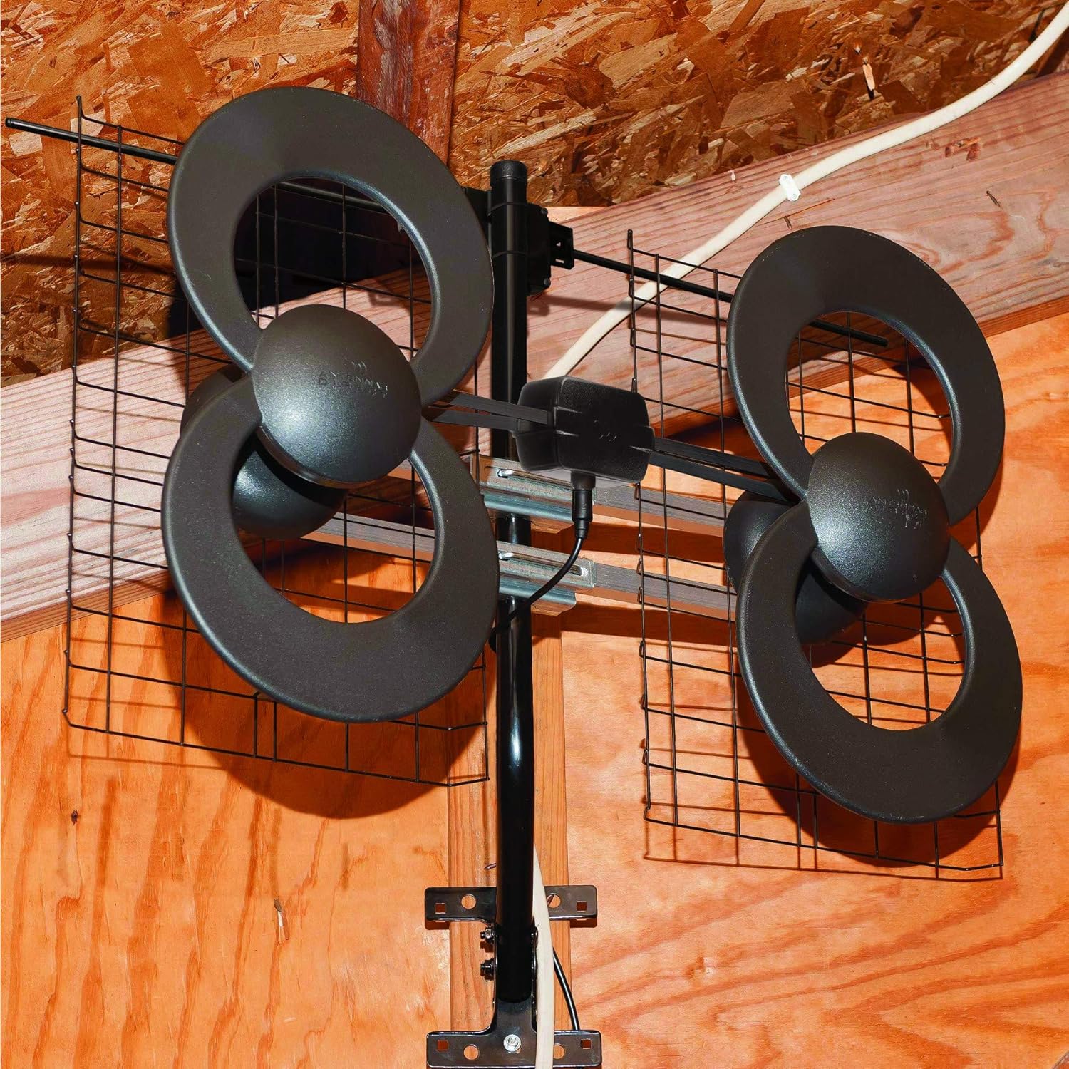 Antennas Direct ClearStream Juice VHF/UHF Low-Noise Preamplifier System, Urban, Rural, Indoor, Outdoor, Low-loss Power Inserter