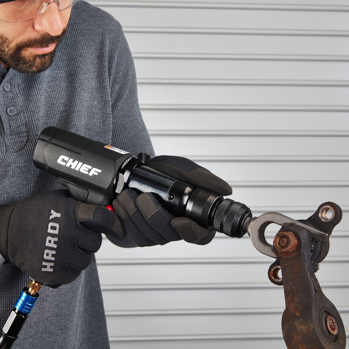 CHIEF Professional Long-Barrel Air Hammer
