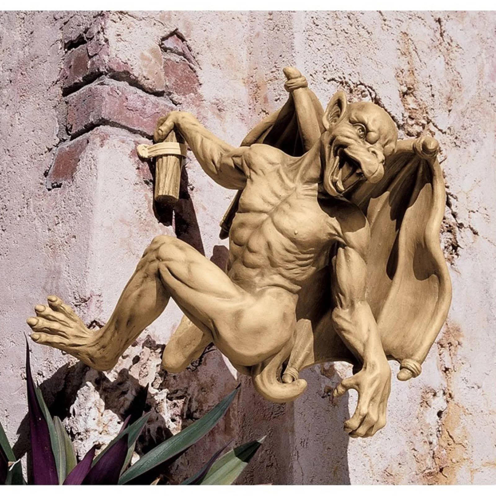 Design Toscano Gaston The Climbing Gothic Gargoyle Statue: Medium