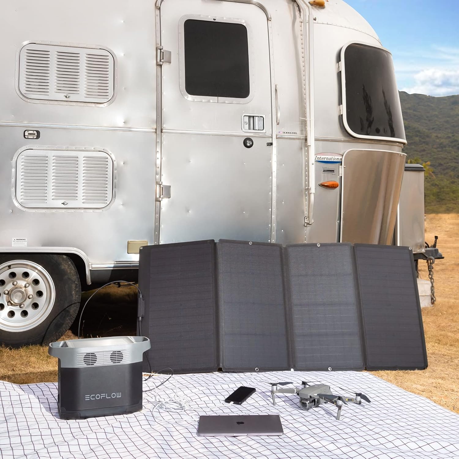 EF ECOFLOW EFDELTA Solar Generator 1260Wh with 160W Solar Panel, 6 X 1800W (3300W Surge) AC Outlets