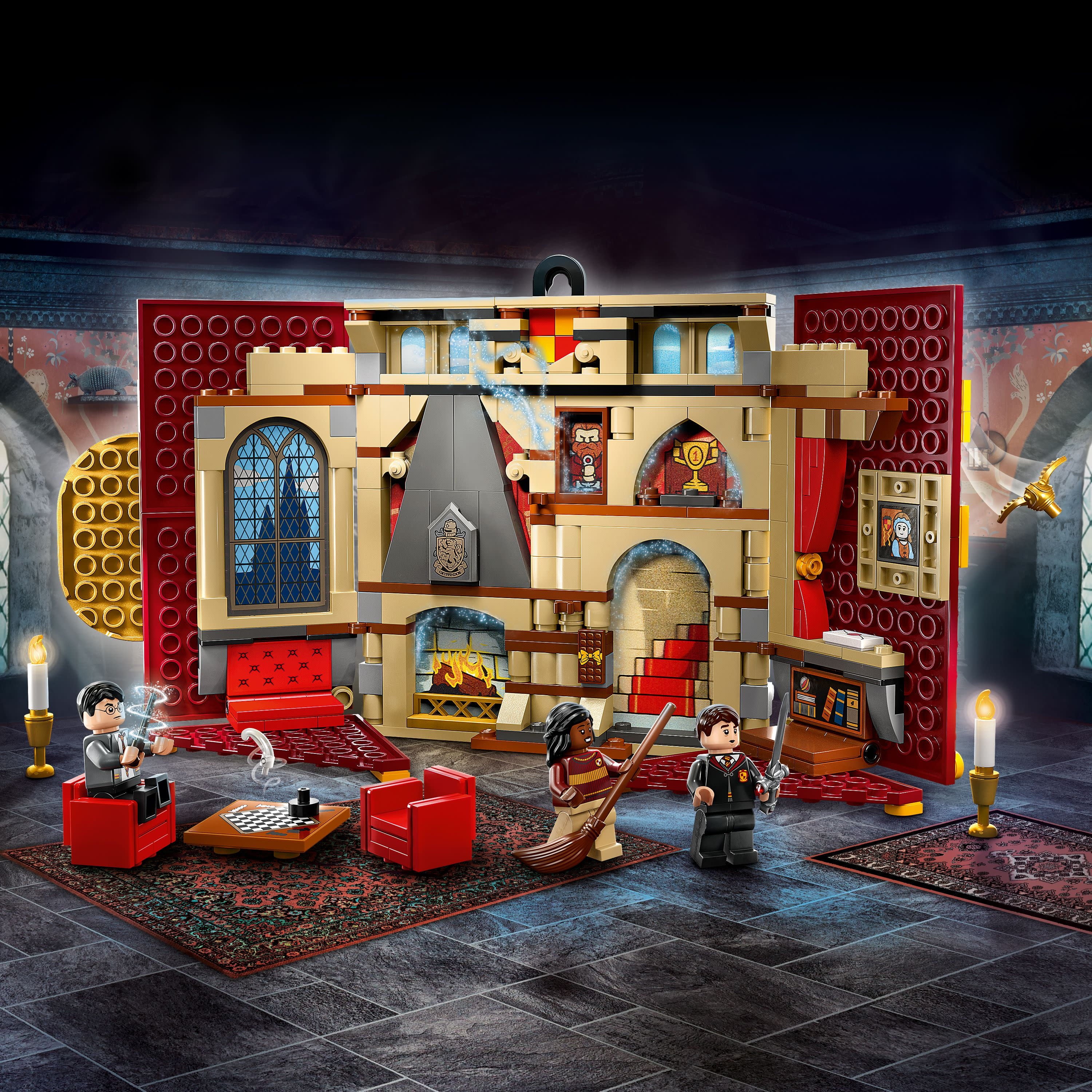 LEGO Harry Potter Gryffindor House Banner Set 76409, Hogwarts Castle Common Room Toy or Wall Display, Fold Up Travel Toy