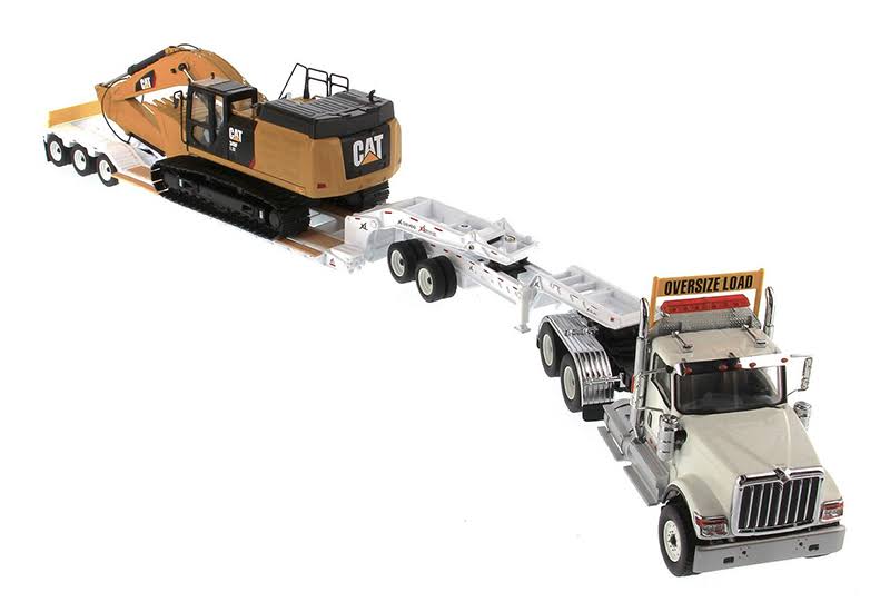 Diecast Masters International HX520 Tandem Day Cab Tractor