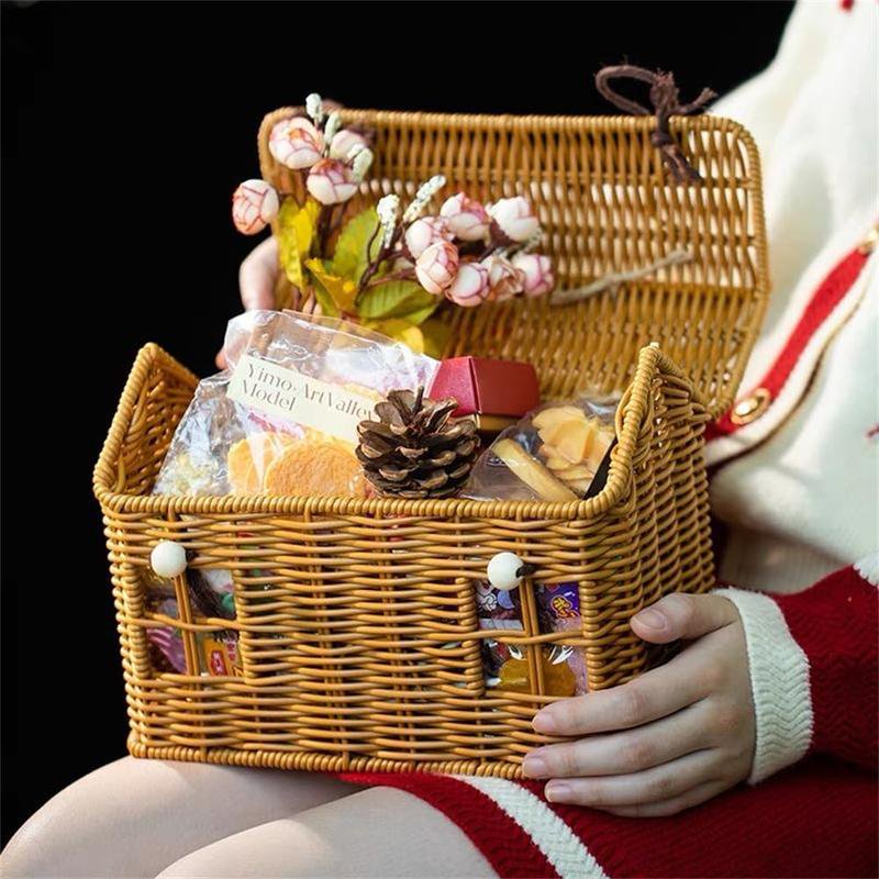 Rattan House Shaped Basket with Lid, Decorative Hand Woven Shelf Organizer with Folding Handle, Harvest Wicker Basket for Picnics, Easter, Organizing