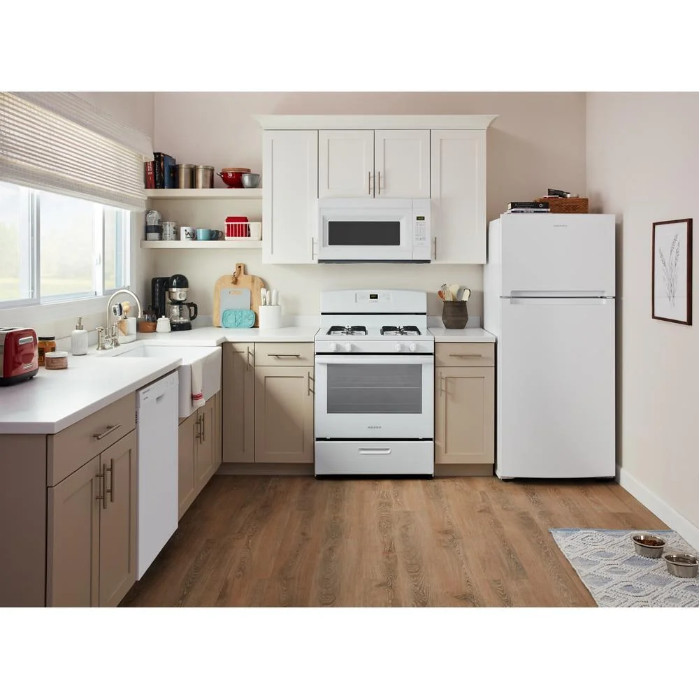 Amana庐 AER6303MFW - Freestanding 30 Electric Range - White - With Extra Large Oven Window