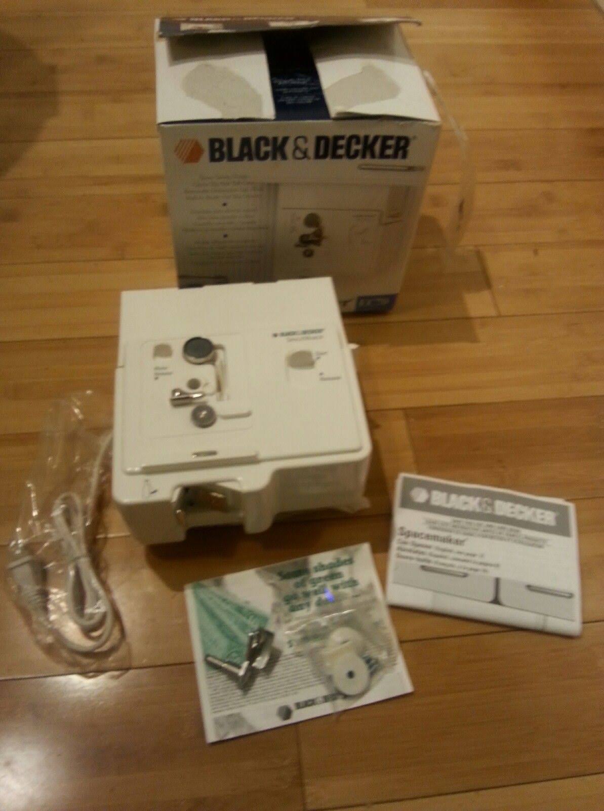 Vintage Black u0026 Decker Spacemaker EC70 Under Cabinet Electric Can Opener