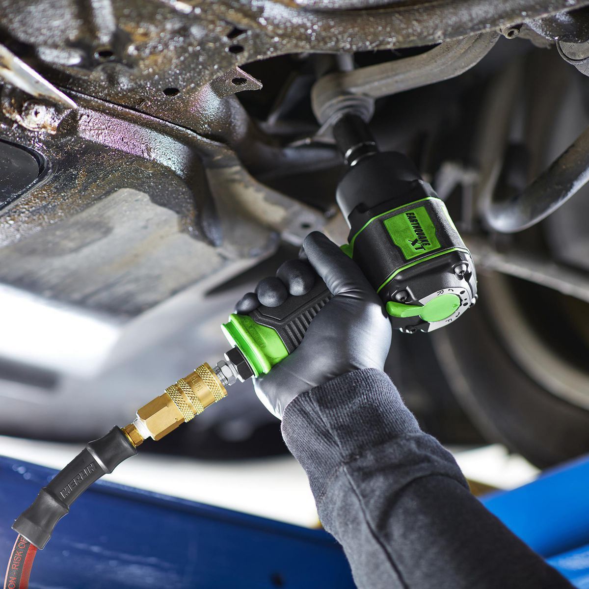 EARTHQUAKE XT 1/2 in. Supercompact Air Impact Wrench, Twin Hammer, 1000 ft-lbs, Green