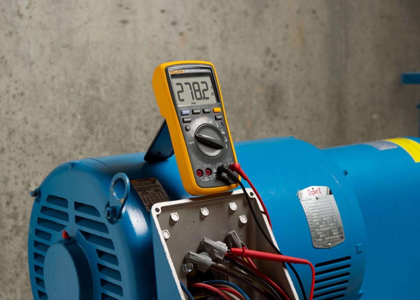 Fluke 17B+ Digital Multimeter, for Electrical Applications, Measures AC/DC Voltage 100V, Current Measurements to 10A, Resistance, Continuity, Diode
